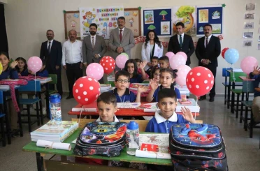 Vali Ali Çelik’ten öğrencilere eğitim öğretim yılı hediyesi 