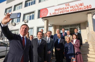 Vali Aydoğdu: "Ülkemizin aydınlık yarınları çocuklarımızı yetiştiren öğretmenlerimizin günü kutlu olsun"