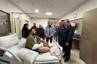 Vali Aydoğdu’dan hastalara moral ziyareti 