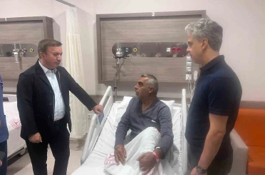 Vali Aydoğdu’dan Kargın Belediye Başkanı Güneş’e geçmiş olsun ziyareti 
