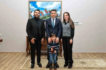 Vali Aygöl, vatandaşlarla bir araya geldi 