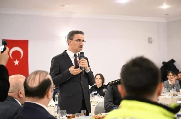 Vali Baruş, polis evinde iftar programında emniyet mensupları ile bir araya geldi 