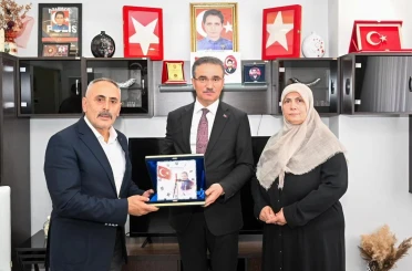 Vali Baruş’tan şehit ailelerine anlamlı ziyaret 