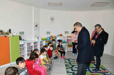 Vali Çiçek, anaokulunu ziyaret etti 