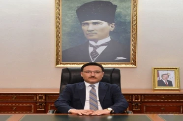 Vali Çiçek: "Basın mensuplarımız, toplum adına önemli bir kamu hizmeti yürütmektedir" 