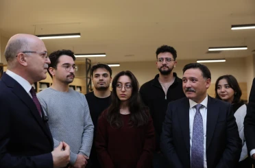 Vali Çiçek, Şehir Hastanesi’ne açılacak Hal Kütüphanesini inceledi 