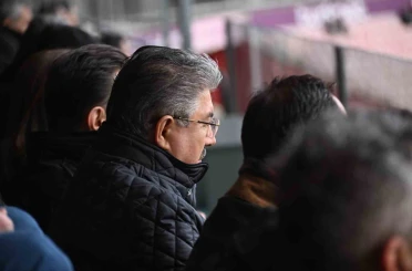 Vali Dr. Erdinç Yılmaz Eskişehirspor’un galibiyet coşkusuna ortak oldu 