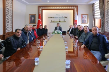 Vali Eldivan muhtarlarla bir araya geldi 