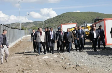 Vali Işın ve Bakan Danışmanı Karaca, hayvan barınaklarını inceledi 