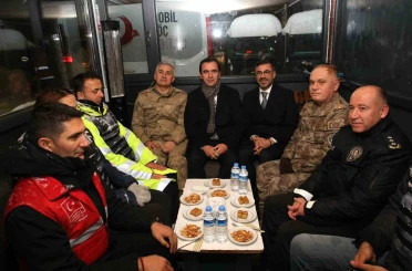 Vali Karakaya’dan yeni yıl ziyaretleri 