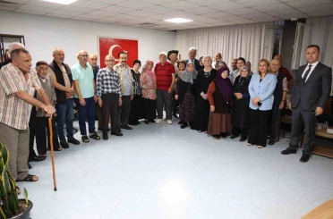 Vali Makas doğum günü sevincine ortak oldu 