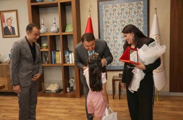 Vali Musa Işın, koruyucu aileler ve çocuklarını valilikte ağırladı 