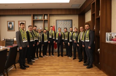 Vali Musa Işın ve Başkan Eyüp Kahveci, Kütahya Fenerbahçeliler Derneği yöneticilerini ağırladı 