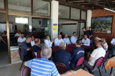 Vali Ömer Toraman Etili Köyü’nde vatandaşlarla bir araya geldi 