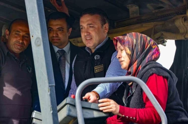 Vali Sözer, asfalt serim çalışmalarını yerinde inceledi 