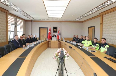 Vali Tavlı: "Yollardaki işaretlemeler standartlara uygun hale getirilecek" 