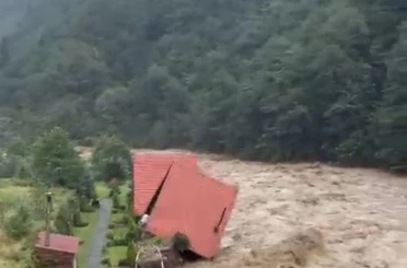 Vali uyarmıştı, devletten önce sel yıktı 