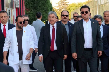 Vali Yılmaz ve Milletvekili Hatipoğlu, Eskişehirspor’u ziyaret etti 