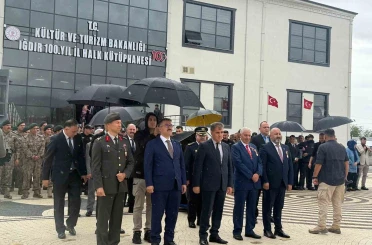 Valiye şemsiye var, gazilere yok 