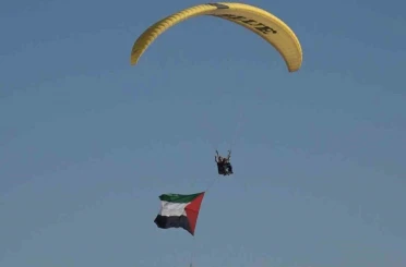 Van Gölü semalarında Filistin bayrağı açtılar 