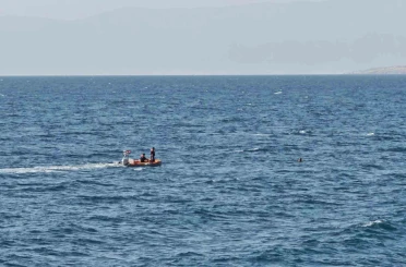 Van Gölü’nde akıntıya kapılan yüzücü sahil güvenlik ekiplerince kurtarıldı 