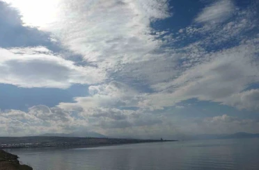 Van semalarında bulut ve ışık şöleni: Gündüz bulutların dansı, akşam büyülü manzaralar 