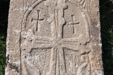 Van’da 2 adet kabartma taş stel ele geçirildi 