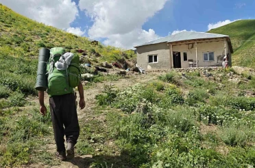 Van’da 25 kilometrelik doğa yürüyüşü Çalyan Gölü’nde sona erdi 