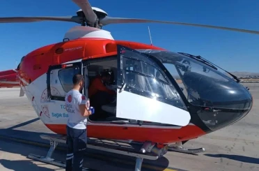 Van’da 34 günlük bebek uçak ambulansla İstanbul’a sevk edildi 