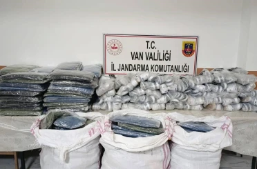 Van’da 4,1 milyon TL değerinde kaçak eşya ele geçirildi 