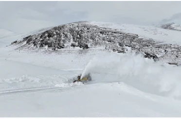 Van’da 53 yerleşim yerinin yolu kapalı 