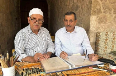 Van’da emekli öğretmen Kur’an-ı Kerim’i el yazısıyla tamamladı 