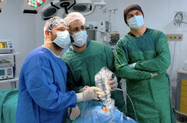 Van’da gebe anneye aynı anda hem sezaryen hem beyin ameliyatı yapıldı 