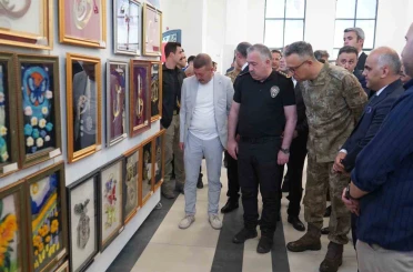 Van’da hükümlü ve tutukluların yaptığı eserler sergilendi 