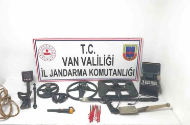 Van’da kaçak kazı yapan 3 kişi yakalandı 