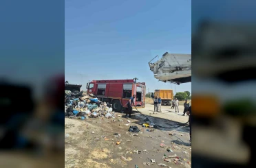 Van’da seyir halindeki çöp kamyonunda yangın 
