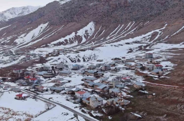 Van’ın kırsal mahallelerinde karla gelen güzellik 