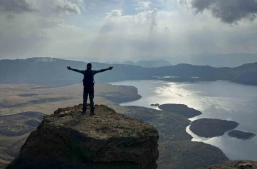 Vanlı dağcılardan Nemrut Kalderası’nda 12 saatlik zorlu yürüyüş 