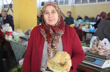 Vatandaş ormandan kova kova topladı, pazarda kilosunu 400 liraya sattı 