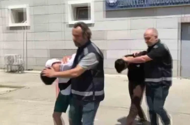 "Vatandaşlık vereceğiz" yalanıyla aldıkları 175 gram altınla kaçan dolandırıcılar yakalandı 