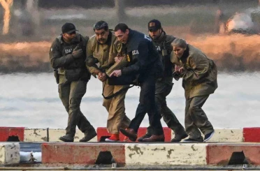 Venezuela’nın devrik lideri Maduro ve eşi hakim karşısında 