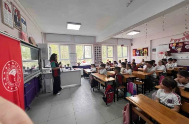 Veterinerler minik öğrencilerle buluştu 