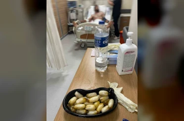 Vücudundan 5 günde 62 parça uyuşturucu çıktı