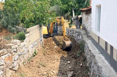 Yağışlar sonrası dere yataklarında temizlik 