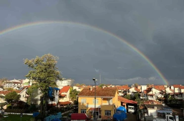 Yağmur sonrası beliren gökkuşağı görsel şölen oluşturdu 