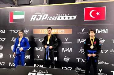 Yakın Doğu Koleji öğrencisi Deniz Turan’dan, AJP Türkiye Jiu-Jitsu Şampiyonası’nda 2 madalya 