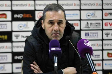 Yalçın Koşukavak: "Elimizden geldiğince yukarıların takımı olmak için mücadele ediyoruz" 