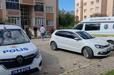 Yalnız yaşadığı evinde ölü bulundu 