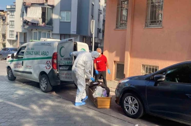 Yalnız yaşayan yaşlı adamın cesedi yayılan kötü kokuyla bulundu 