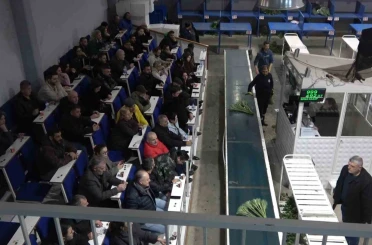 Yalova’da çiçek mezatlarında Sevgililer Günü hareketliliği 